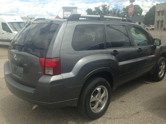 2006 Mitsubishi Endeavor 1.8T Quattro Sedan 4D