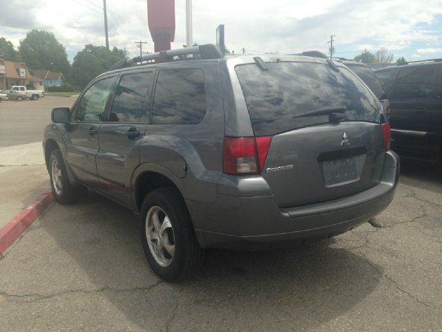 2006 Mitsubishi Endeavor 1.8T Quattro Sedan 4D