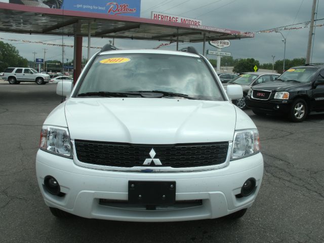 2011 Mitsubishi Endeavor 1.8T Quattro Sedan 4D