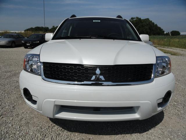 2011 Mitsubishi Endeavor SE