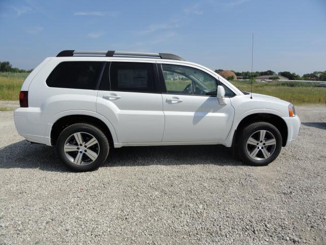 2011 Mitsubishi Endeavor SE