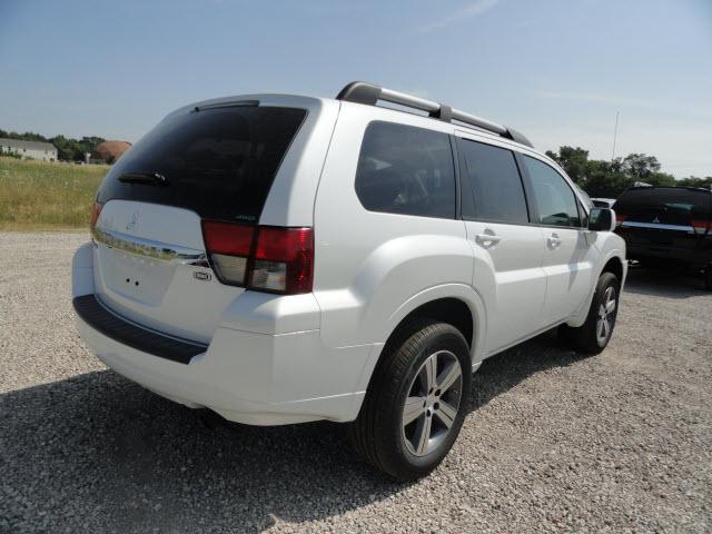 2011 Mitsubishi Endeavor SE