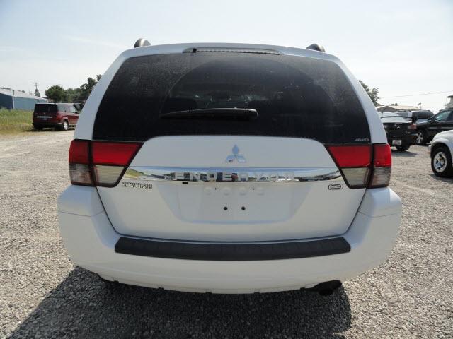 2011 Mitsubishi Endeavor SE