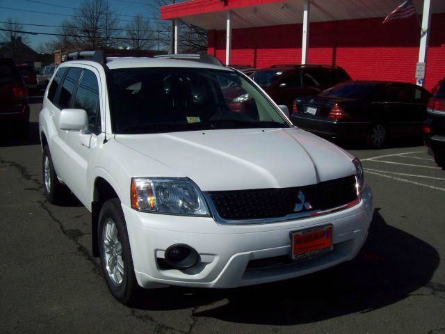 2011 Mitsubishi Endeavor 1.8T Quattro Sedan 4D