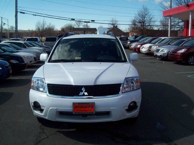 2011 Mitsubishi Endeavor 1.8T Quattro Sedan 4D