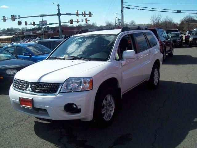 2011 Mitsubishi Endeavor 1.8T Quattro Sedan 4D