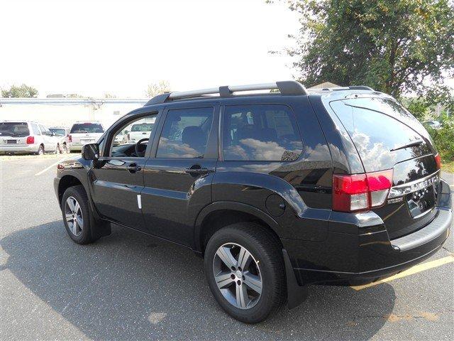 2011 Mitsubishi Endeavor SE