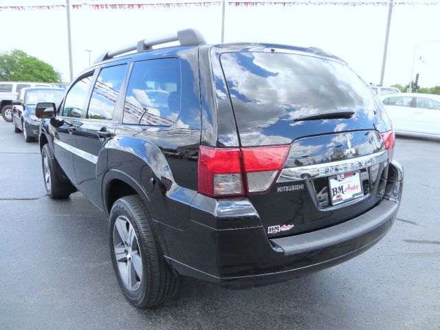 2011 Mitsubishi Endeavor Quattro