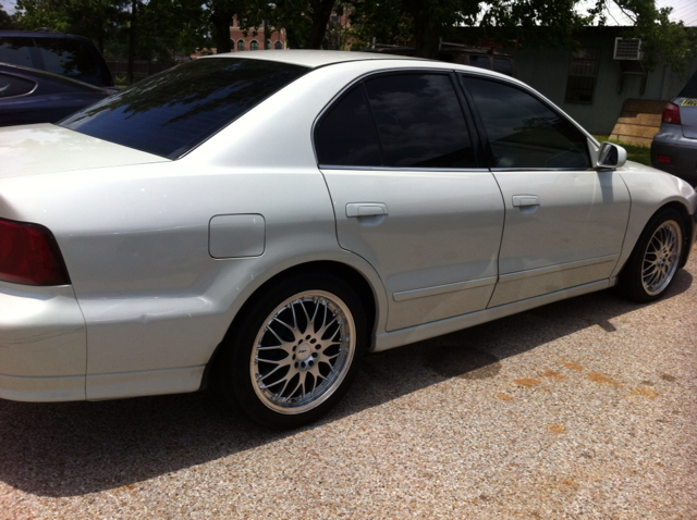 2002 Mitsubishi Galant LW2