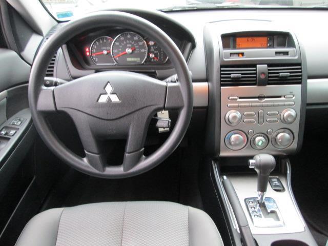 2010 Mitsubishi Galant Super Cab, Lariat