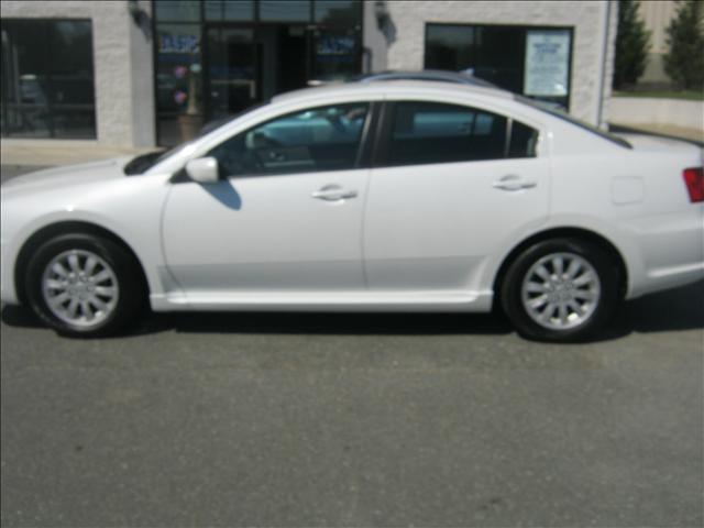 2010 Mitsubishi Galant SE