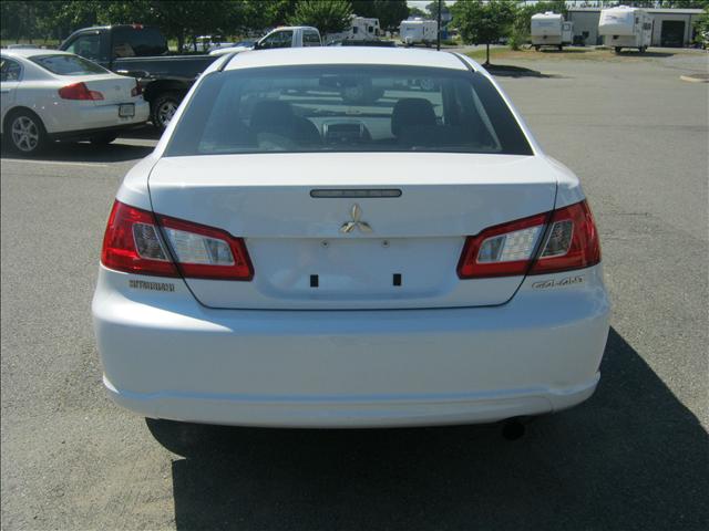 2010 Mitsubishi Galant SE