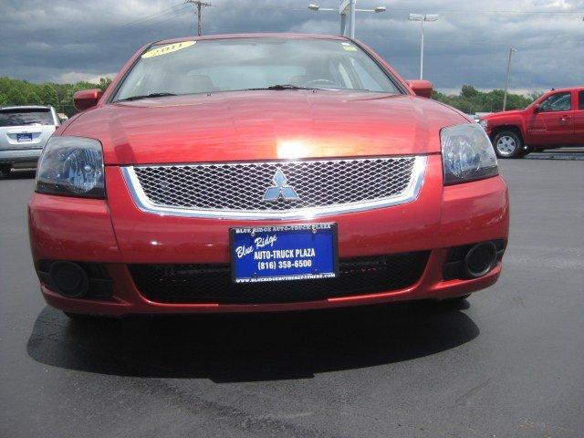 2011 Mitsubishi Galant Super Cab, Lariat