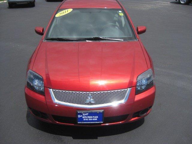 2011 Mitsubishi Galant Super Cab, Lariat