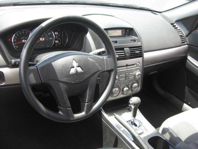 2011 Mitsubishi Galant Super Cab, Lariat