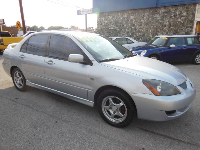 2004 Mitsubishi Lancer LE 2WD 7-pass