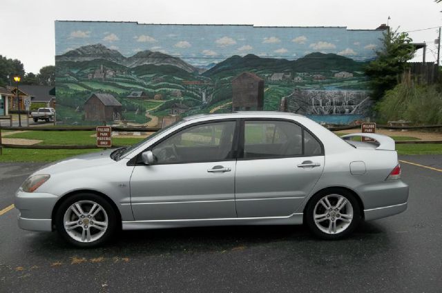 2004 Mitsubishi Lancer SE 4WD AWD SUV