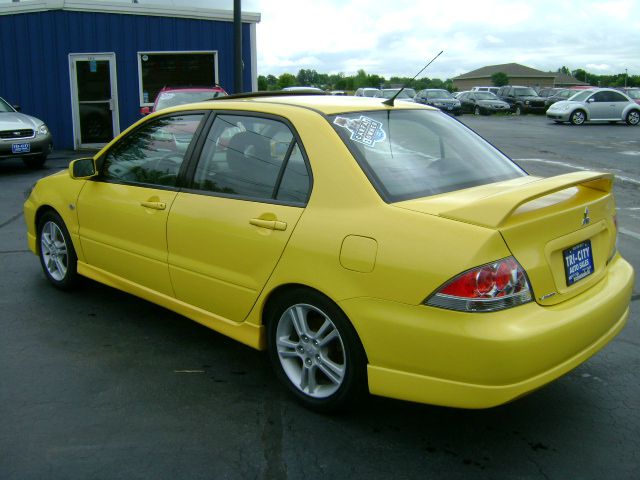 2004 Mitsubishi Lancer SE 4WD AWD SUV