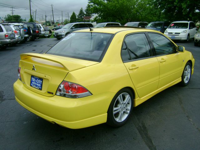 2004 Mitsubishi Lancer SE 4WD AWD SUV