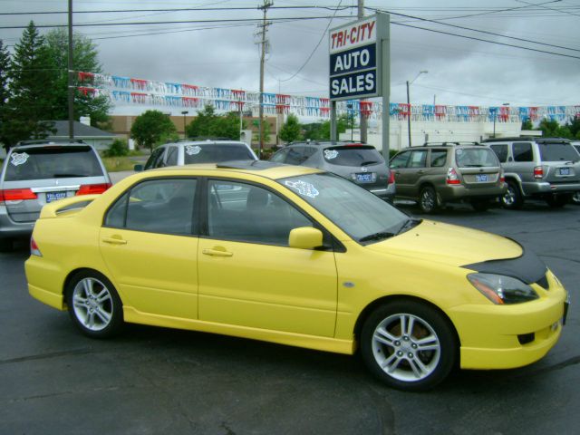 2004 Mitsubishi Lancer SE 4WD AWD SUV