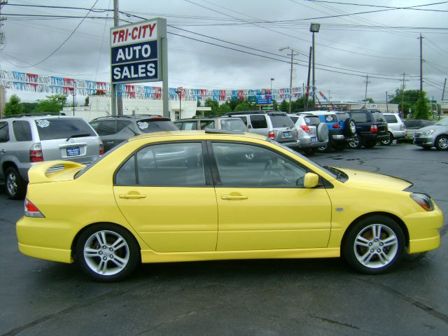 2004 Mitsubishi Lancer SE 4WD AWD SUV