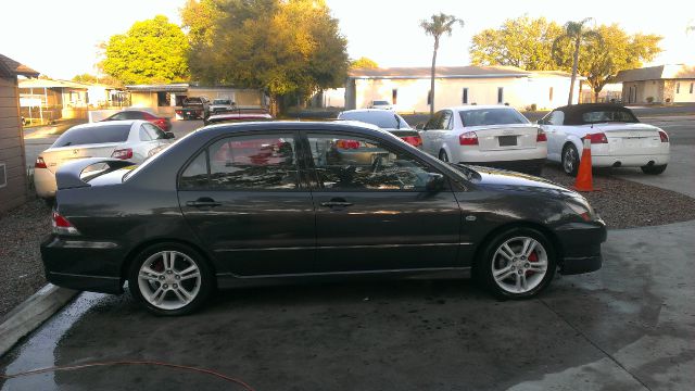 2004 Mitsubishi Lancer SE 4WD AWD SUV