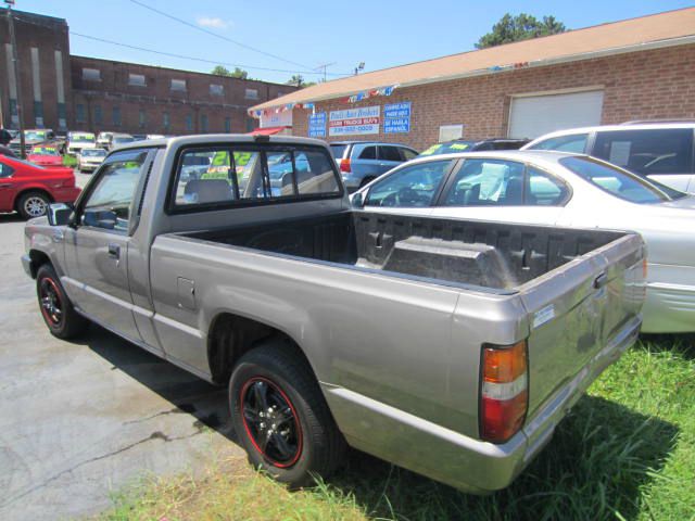 1988 Mitsubishi Mighty Max Lariat 4D Crew Cab Truck