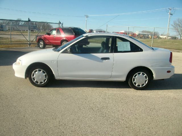 2002 Mitsubishi Mirage 4WD Ext Cab LT