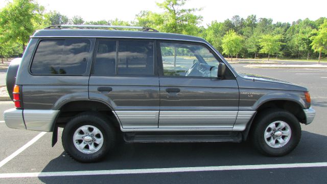 1997 Mitsubishi Montero 3.2