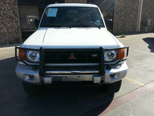 1999 Mitsubishi Montero Ram 3500 Diesel 2-WD