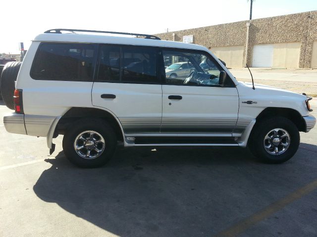 1999 Mitsubishi Montero Ram 3500 Diesel 2-WD