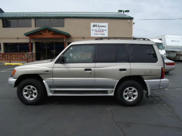 2000 Mitsubishi Montero Ram 3500 Diesel 2-WD