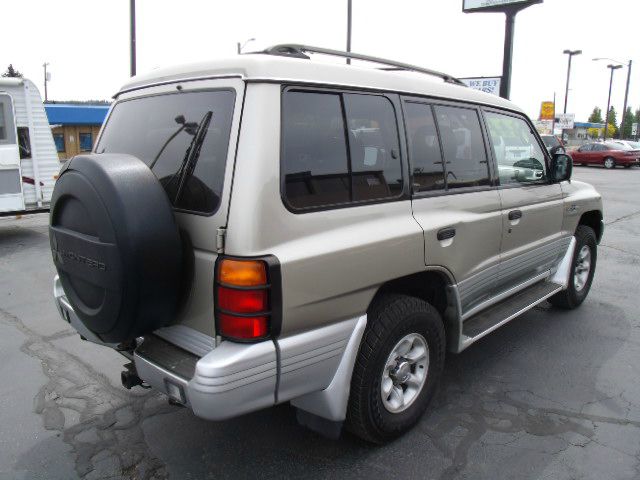 2000 Mitsubishi Montero Ram 3500 Diesel 2-WD