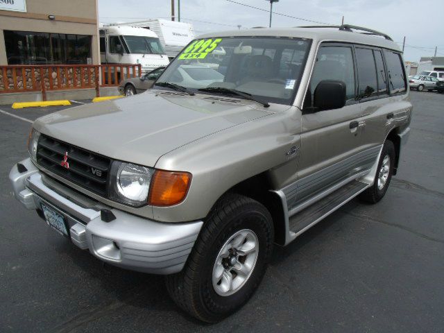 2000 Mitsubishi Montero Ram 3500 Diesel 2-WD