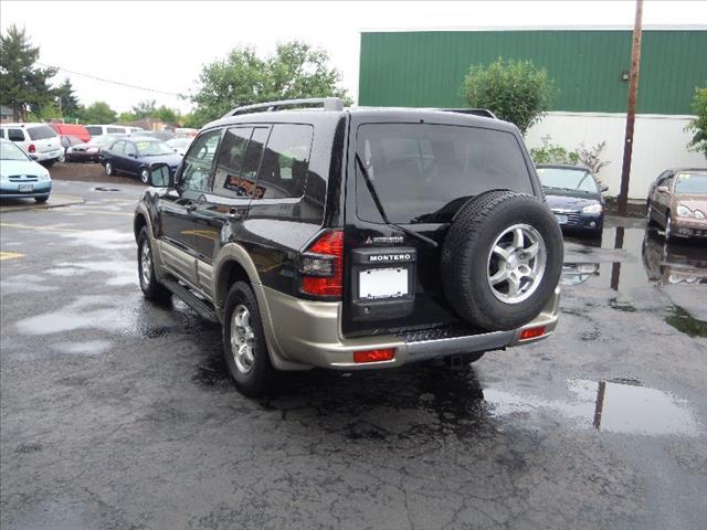 2001 Mitsubishi Montero Megacab SLT, Hemi, Nerf Bars