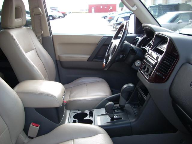 2001 Mitsubishi Montero SLT 25