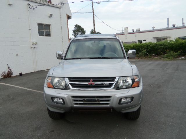 2001 Mitsubishi Montero Super