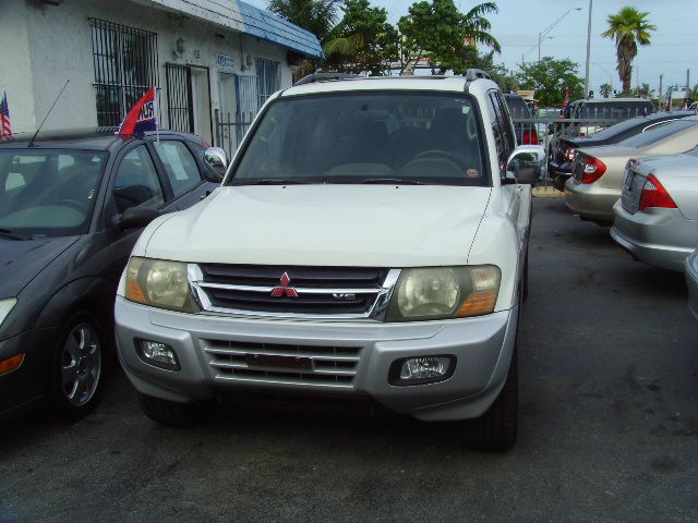 2001 Mitsubishi Montero Super