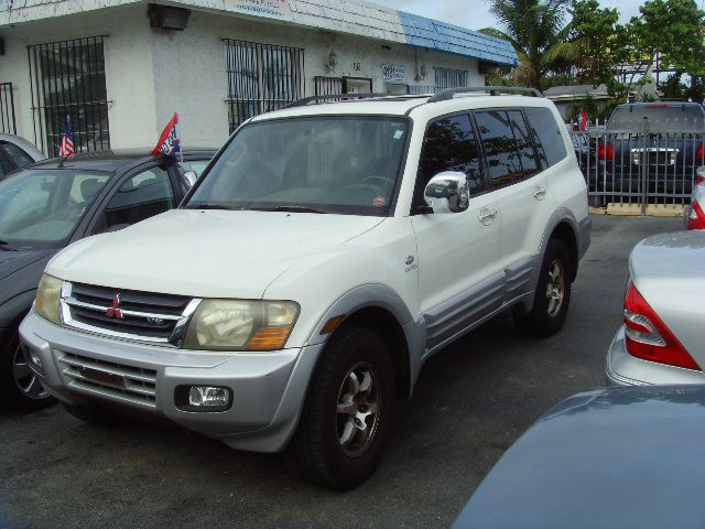 2001 Mitsubishi Montero Super