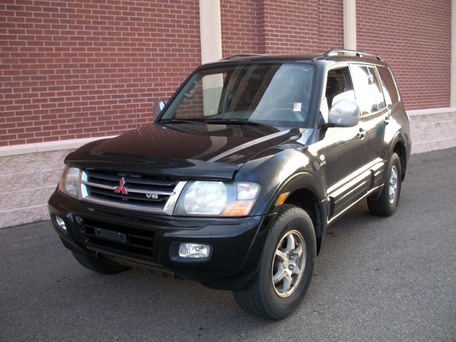 2001 Mitsubishi Montero Super