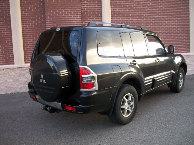 2001 Mitsubishi Montero Super