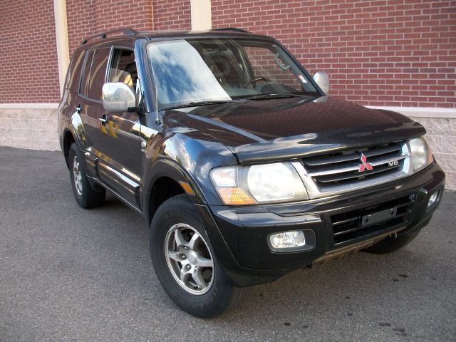 2001 Mitsubishi Montero Super