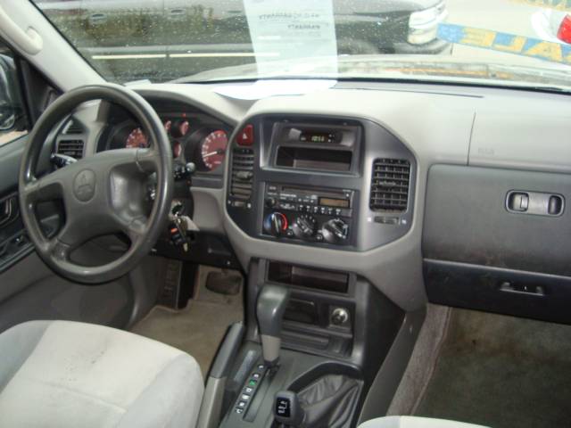 2001 Mitsubishi Montero XLS