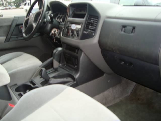 2001 Mitsubishi Montero XLS