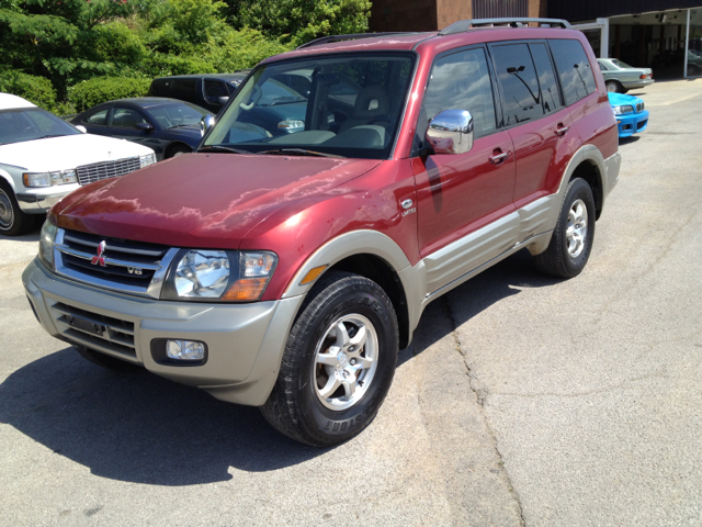 2001 Mitsubishi Montero Super