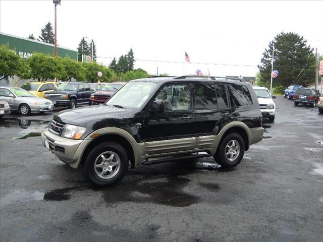 2001 Mitsubishi Montero Megacab SLT, Hemi, Nerf Bars