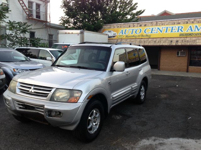 2002 Mitsubishi Montero Super