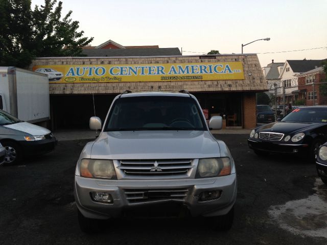 2002 Mitsubishi Montero Super