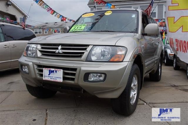 2002 Mitsubishi Montero Super