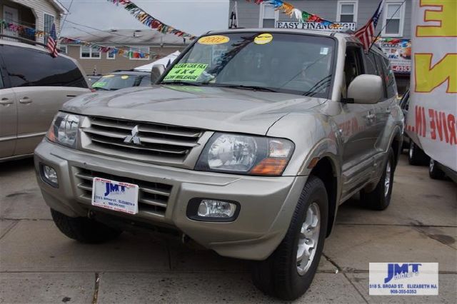 2002 Mitsubishi Montero Super